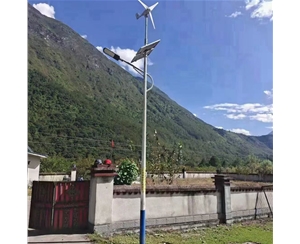 阿里壁挂太阳能路灯生产厂家